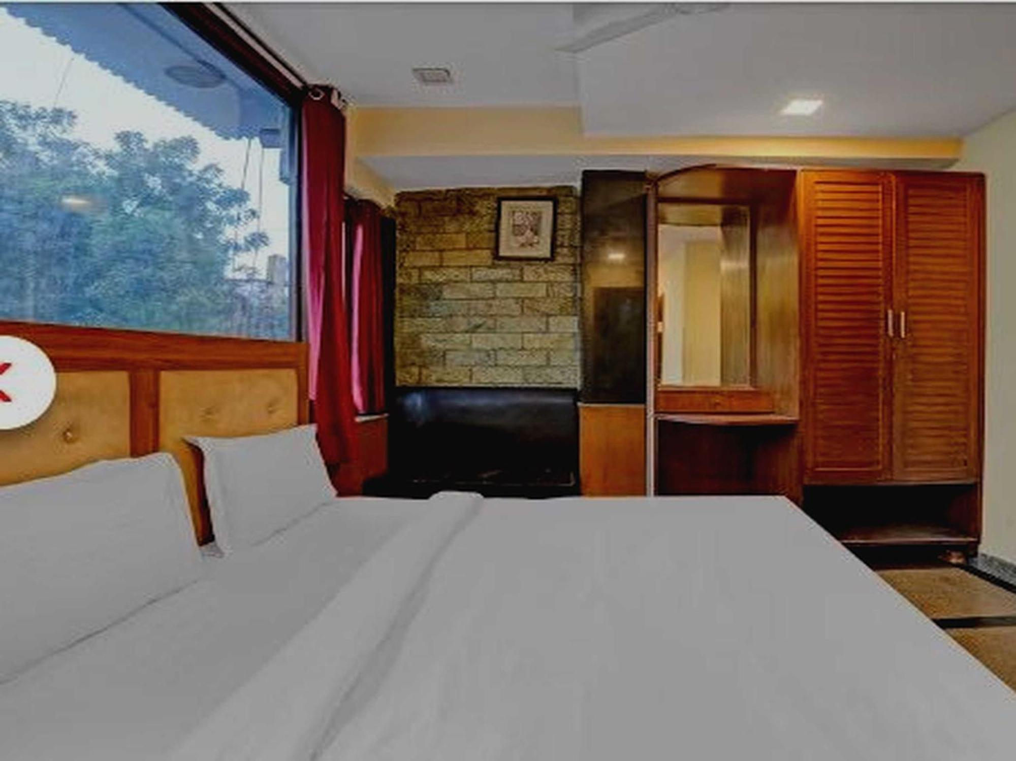 Oyo 75948 Hotel Tushar Continental New Delhi Exterior photo